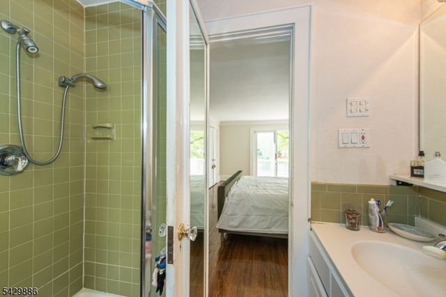21 Fernwood Pl, Mountain Lakes Boro, NJ 07046