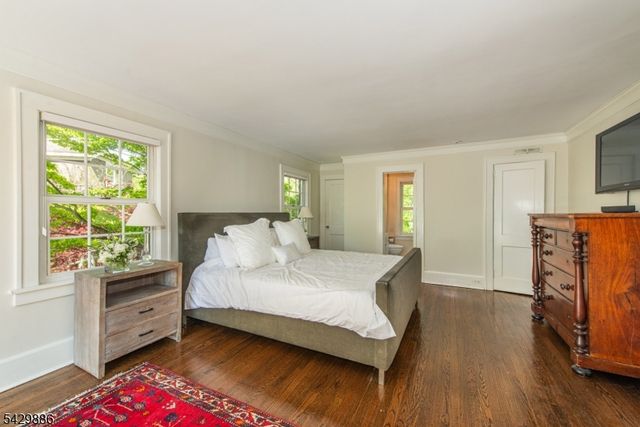 21 Fernwood Pl, Mountain Lakes Boro, NJ 07046