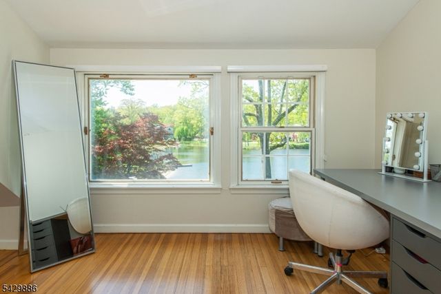 21 Fernwood Pl, Mountain Lakes Boro, NJ 07046