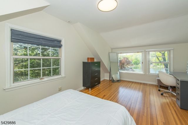 21 Fernwood Pl, Mountain Lakes Boro, NJ 07046