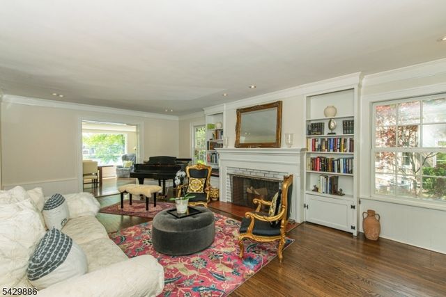 21 Fernwood Pl, Mountain Lakes Boro, NJ 07046