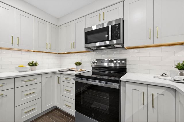 1000 RAFAEL BOULEVARD NE 1, St Petersburg, FL 33704