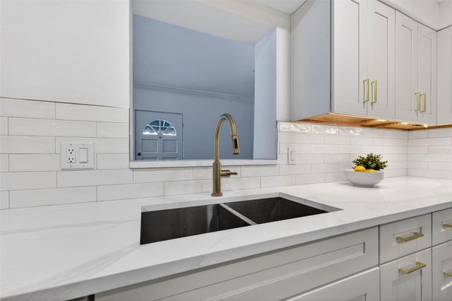 1000 RAFAEL BOULEVARD NE 1, St Petersburg, FL 33704