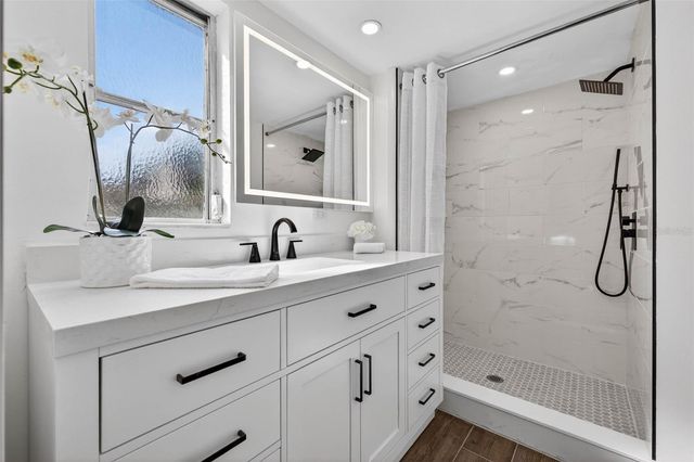 1000 RAFAEL BOULEVARD NE 1, St Petersburg, FL 33704