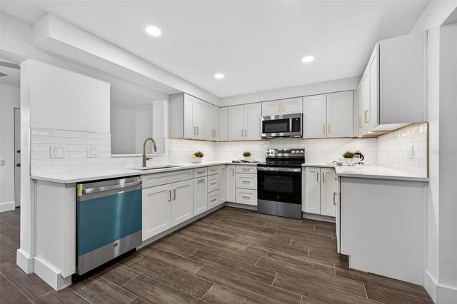 1000 RAFAEL BOULEVARD NE 1, St Petersburg, FL 33704