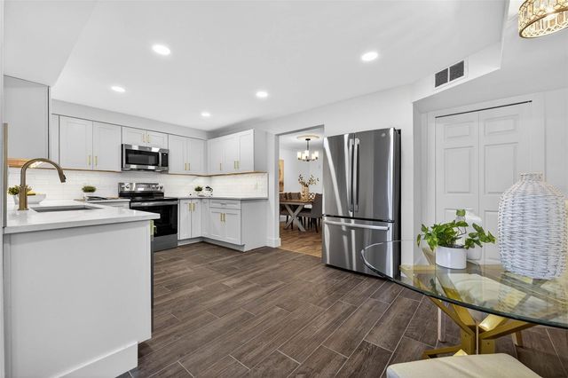 1000 RAFAEL BOULEVARD NE 1, St Petersburg, FL 33704