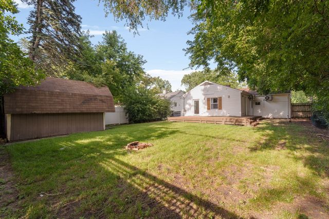 270 Lagoon Drive, Northfield, IL 60093