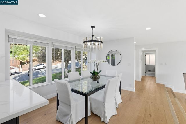 89 Greenfield Dr, Moraga, CA 94556