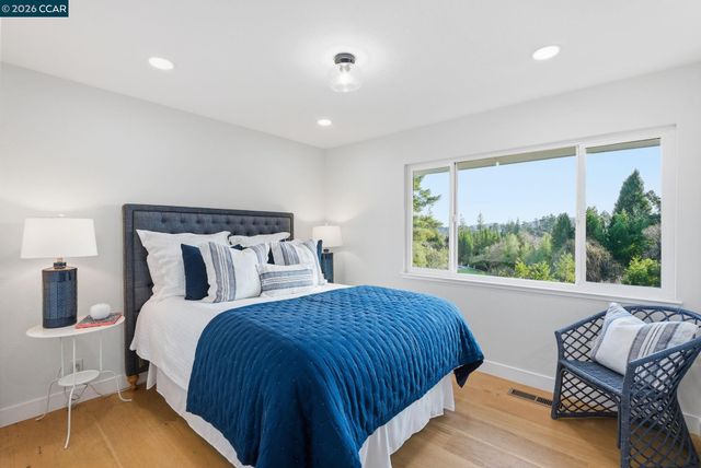 89 Greenfield Dr, Moraga, CA 94556