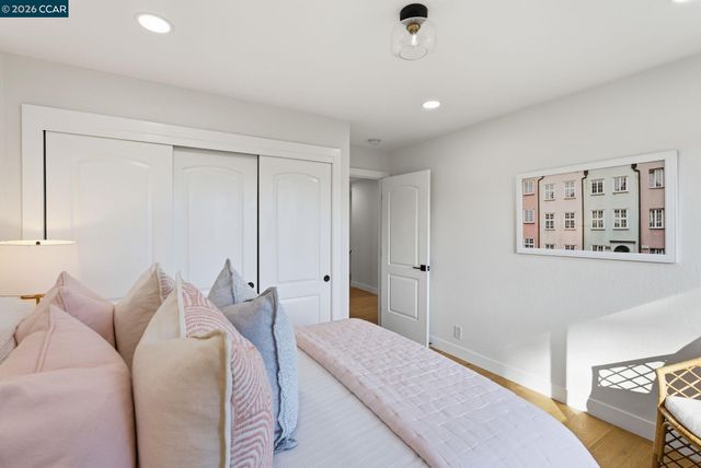 89 Greenfield Dr, Moraga, CA 94556