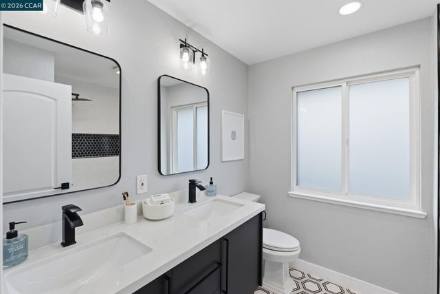 89 Greenfield Dr, Moraga, CA 94556