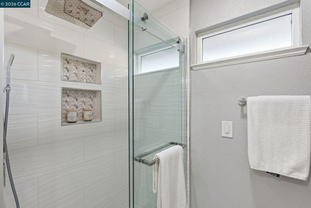 89 Greenfield Dr, Moraga, CA 94556