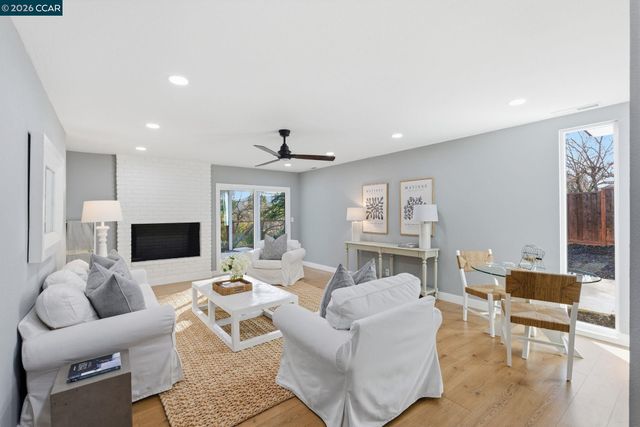 89 Greenfield Dr, Moraga, CA 94556