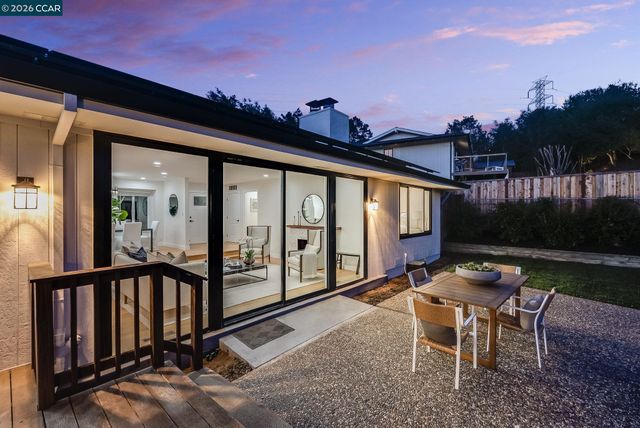 89 Greenfield Dr, Moraga, CA 94556