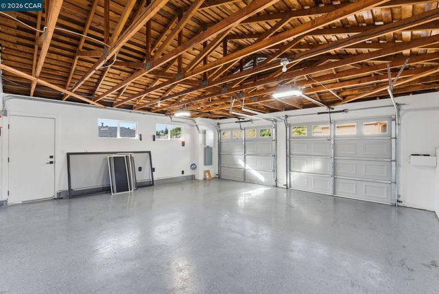 89 Greenfield Dr, Moraga, CA 94556