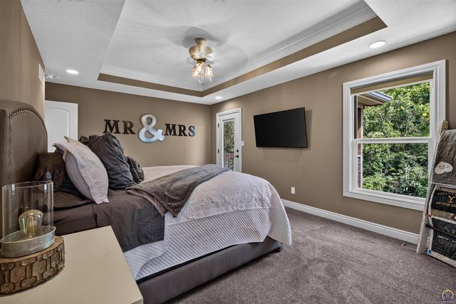 4436 SE Stone Creek RD, Topeka, KS 66609