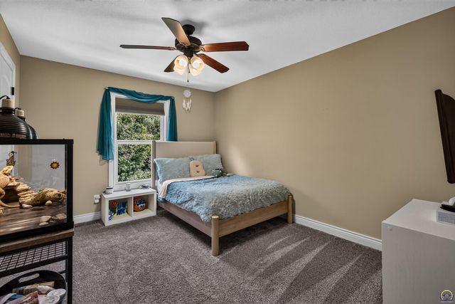 4436 SE Stone Creek RD, Topeka, KS 66609
