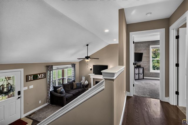 4436 SE Stone Creek RD, Topeka, KS 66609
