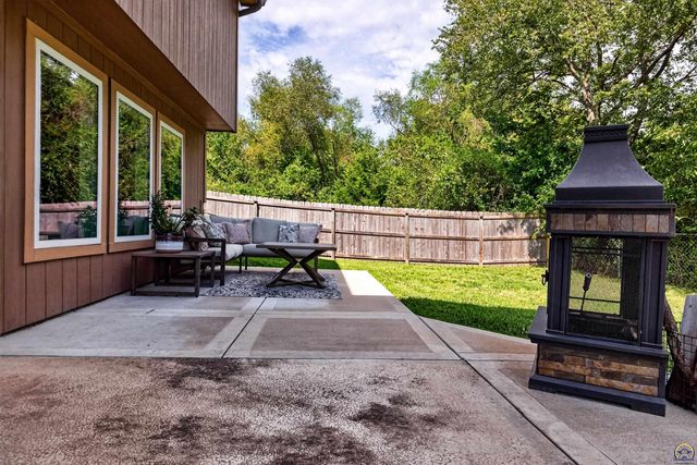 4436 SE Stone Creek RD, Topeka, KS 66609