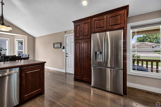 4436 SE Stone Creek RD, Topeka, KS 66609