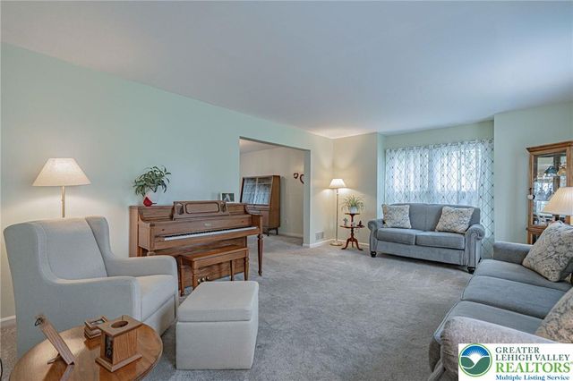 3251 Sequoia Drive, Lower Macungie Twp, PA 18062