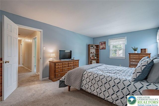 3251 Sequoia Drive, Lower Macungie Twp, PA 18062