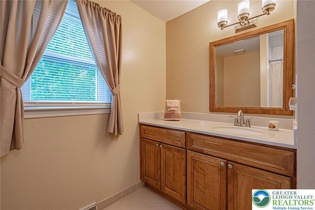 3251 Sequoia Drive, Lower Macungie Twp, PA 18062