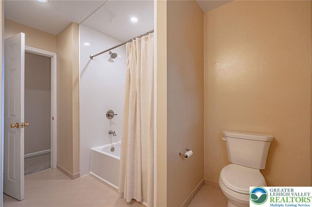 3251 Sequoia Drive, Lower Macungie Twp, PA 18062