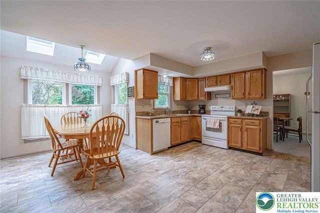 3251 Sequoia Drive, Lower Macungie Twp, PA 18062