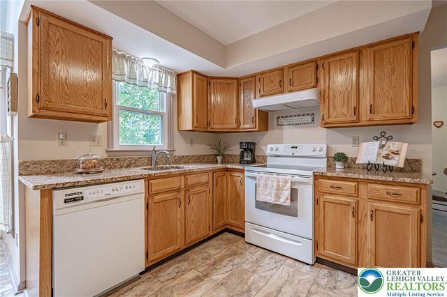 3251 Sequoia Drive, Lower Macungie Twp, PA 18062