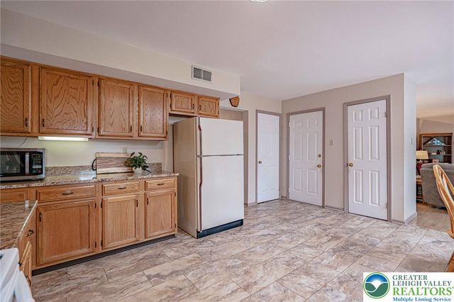 3251 Sequoia Drive, Lower Macungie Twp, PA 18062