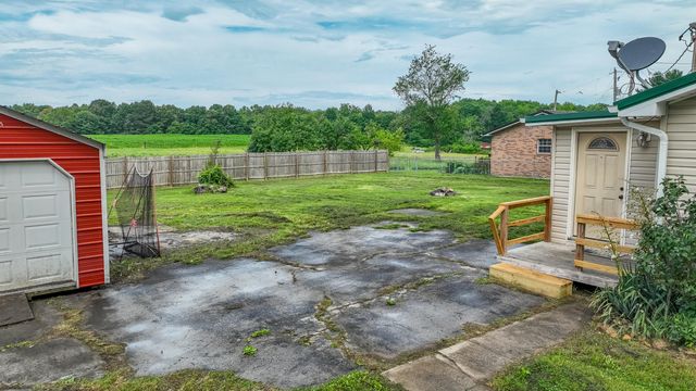 313 W Highway 1376, East Bernstadt, KY 40729