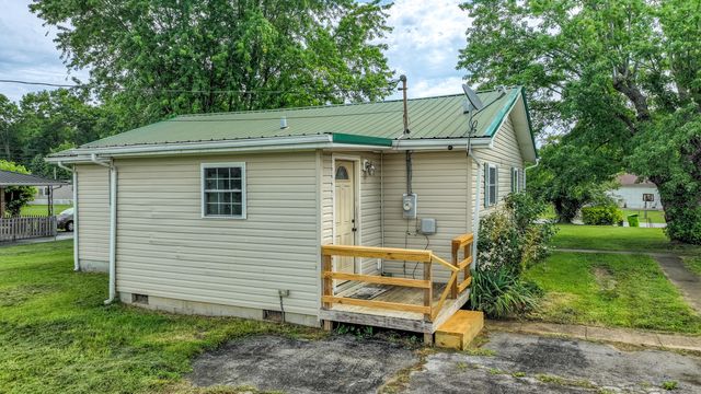 313 W Highway 1376, East Bernstadt, KY 40729