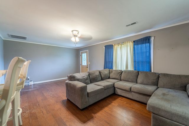 313 W Highway 1376, East Bernstadt, KY 40729