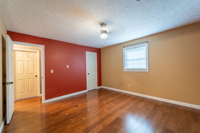 313 W Highway 1376, East Bernstadt, KY 40729