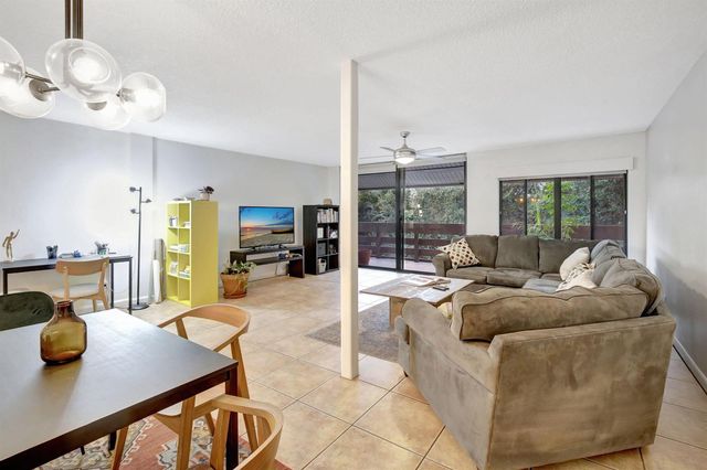 141 SW 96th Terrace 302, Plantation, FL 33324