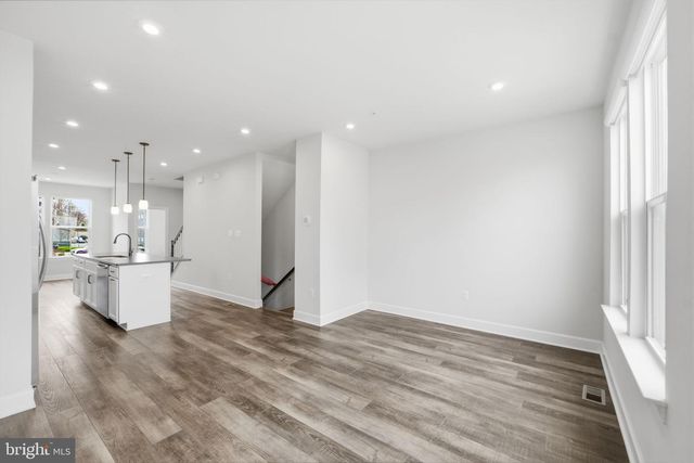 211 PHOENIX DR, Upper Marlboro, MD 20774