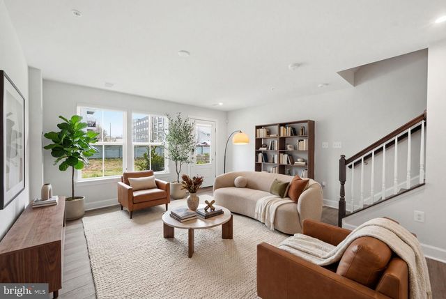 211 PHOENIX DR, Upper Marlboro, MD 20774