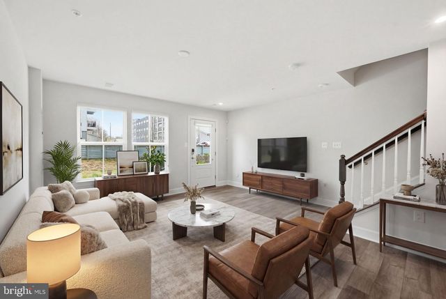 211 PHOENIX DR, Upper Marlboro, MD 20774