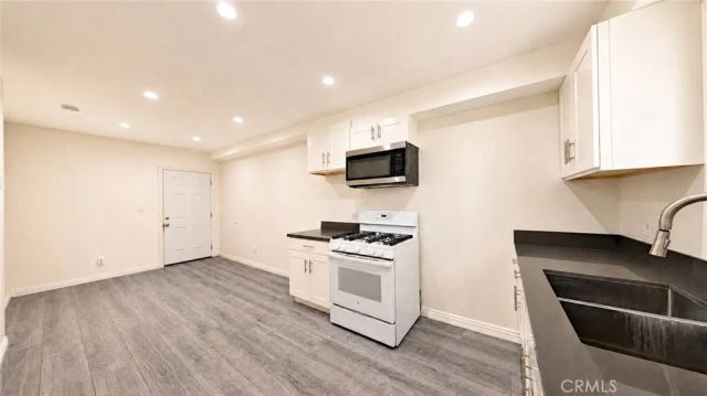 6850 Quinton Lane, Tujunga, CA 91042