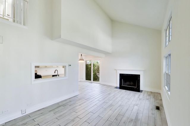 509 East Avenue, Streamwood, IL 60107