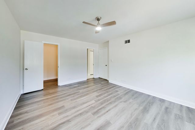 509 East Avenue, Streamwood, IL 60107