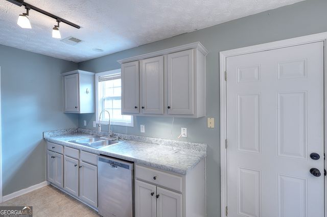 908 Fawnfield Drive, Monroe, GA 30656