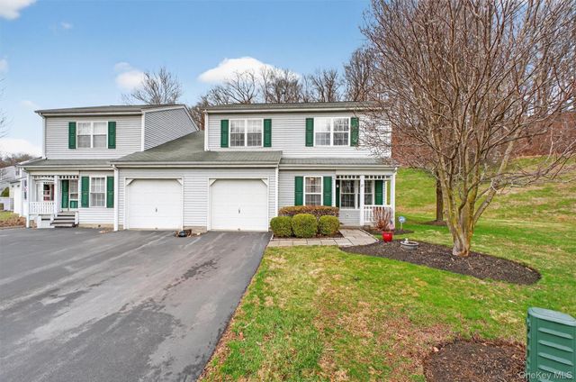 27 Tall Tree Lane, Poughkeepsie, NY 12601