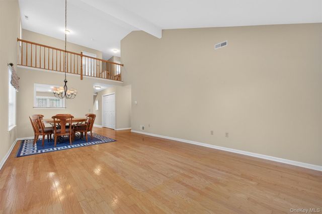 27 Tall Tree Lane, Poughkeepsie, NY 12601