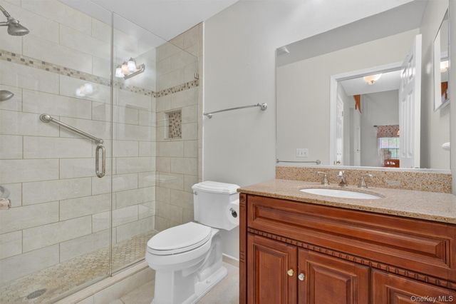 27 Tall Tree Lane, Poughkeepsie, NY 12601