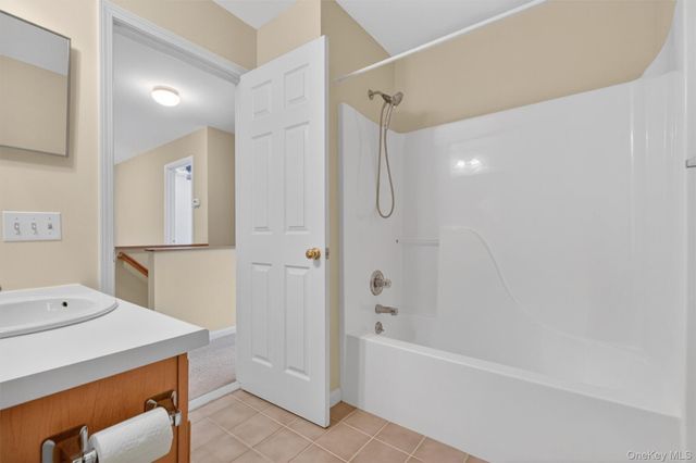 27 Tall Tree Lane, Poughkeepsie, NY 12601