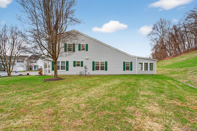 27 Tall Tree Lane, Poughkeepsie, NY 12601