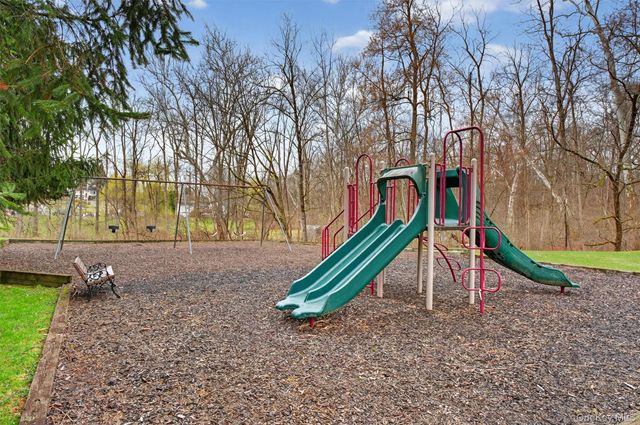 27 Tall Tree Lane, Poughkeepsie, NY 12601