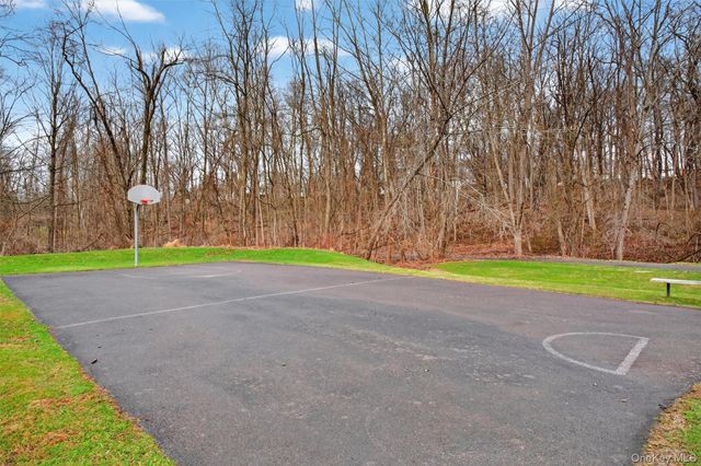 27 Tall Tree Lane, Poughkeepsie, NY 12601